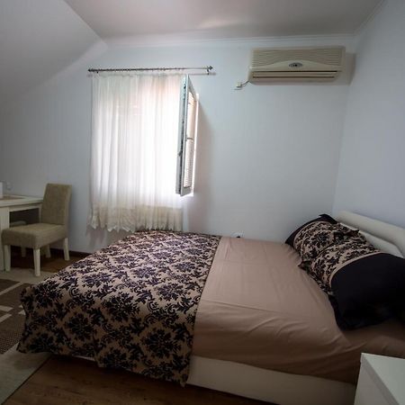 Apartments Pavicevic Tivat Exterior foto