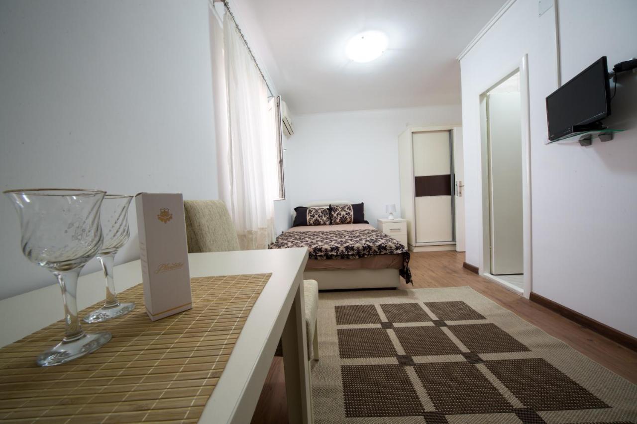 Apartments Pavicevic Tivat Zimmer foto