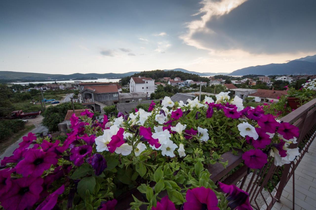 Apartments Pavicevic Tivat Zimmer foto